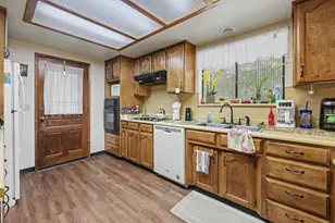 758 Summit Loop, Grants Pass, OR 97527 - Photo 25