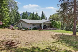 758 Summit Loop, Grants Pass, OR 97527 - Photo 17