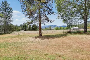 758 Summit Loop, Grants Pass, OR 97527 - Photo 15