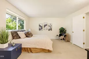 1105 Ivy Ln, Ashland, OR 97520 - Photo 13