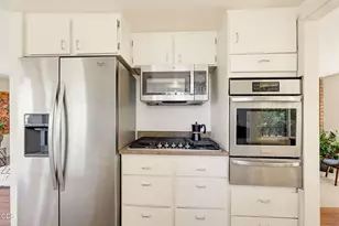 1105 Ivy Ln, Ashland, OR 97520 - Photo 7