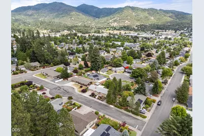 1950 NW Michelle Way, Grants Pass, OR 97526 - Photo 37