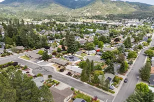 1950 NW Michelle Way, Grants Pass, OR 97526 - Photo 37