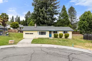 1950 NW Michelle Way, Grants Pass, OR 97526 - Photo 33