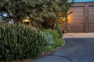 64145 Hunnell Rd, Bend, OR 97703 - Photo 45
