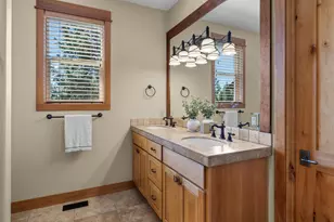 64145 Hunnell Rd, Bend, OR 97703 - Photo 33