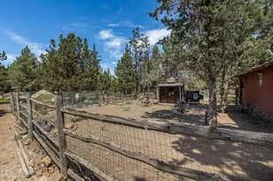 63425 Deschutes Market Rd, Bend, OR 97701 - Photo 31