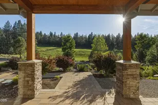 2269 NW Putnam Rd, Bend, OR 97703 - Photo 5