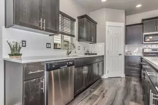 20560 Kira Dr, Bend, OR 97702 - Photo 9