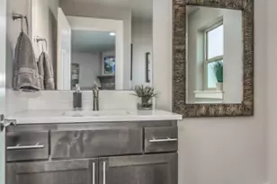 20560 Kira Dr, Bend, OR 97702 - Photo 13