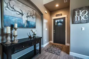 20568 Kira Dr, Bend, OR 97702 - Photo 3