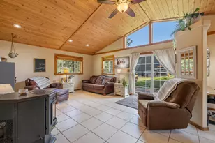 16320 Hillcrest Rd, Klamath Falls, OR 97603 - Photo 13