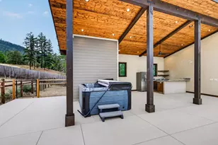 2365 Eastside Rd, Jacksonville, OR 97530 - Photo 7