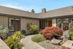 3153 Pepperwood Dr, Medford, OR 97504 - Photo 7