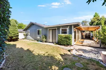 141 Southridge Way, Grants Pass, OR 97527 - Photo 23