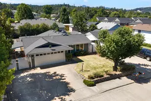 141 Southridge Way, Grants Pass, OR 97527 - Photo 5