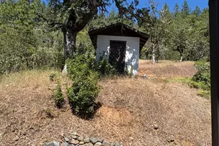 705 Hyde Park Rd, Grants Pass, OR 97527 - Photo 37