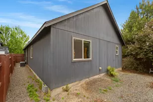 62856 NE Nolan St, Bend, OR 97701 - Photo 35