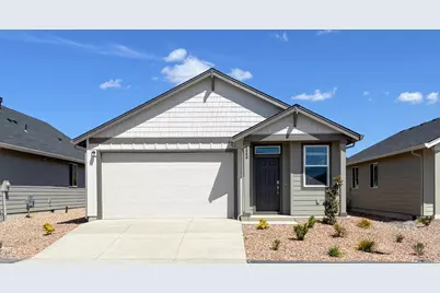 2666 NW 26th Lp North, Redmond, OR 97756 - Photo 1
