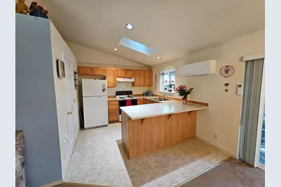 369 E St Helens Avenue, Sisters, OR 97759 - Photo 5
