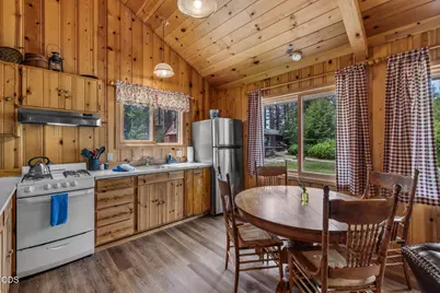 13375 SW Forest Service Road #10, U1, Camp Sherman, OR 97730 - Photo 11