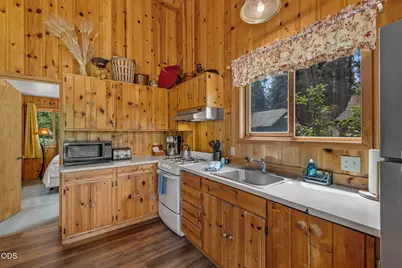 13375 SW Forest Service Road #10, U1, Camp Sherman, OR 97730 - Photo 13