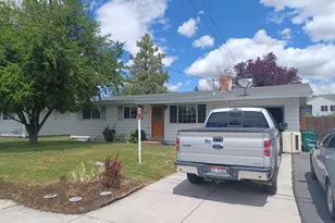 4439 Memorie Ln, Klamath Falls, OR 97603 - Photo 17