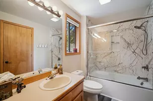 17916 Sandtrap Ln, Sunriver, OR 97707 - Photo 33