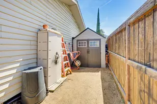 351 Oxford St, Ashland, OR 97520 - Photo 41