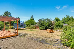 351 Oxford St, Ashland, OR 97520 - Photo 37