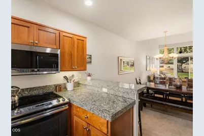 11110 Village Loop, Redmond, OR 97756 - Photo 11