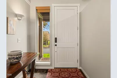 11110 Village Loop, Redmond, OR 97756 - Photo 7