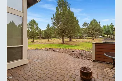 11110 Village Loop, Redmond, OR 97756 - Photo 5