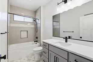 409 Sand Pointe Dr, Central Point, OR 97502 - Photo 13