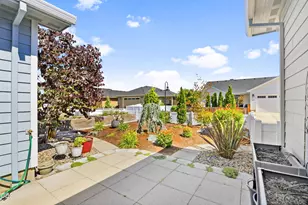 409 Sand Pointe Dr, Central Point, OR 97502 - Photo 29