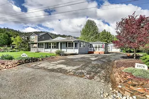 2076 Magnolia Ave, Medford, OR 97501 - Photo 41