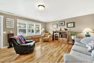 2076 Magnolia Avenue, Medford, OR 97501 - Photo 7