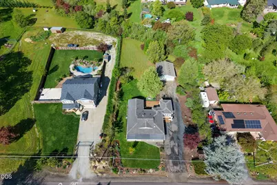 2076 Magnolia Avenue, Medford, OR 97501 - Photo 39