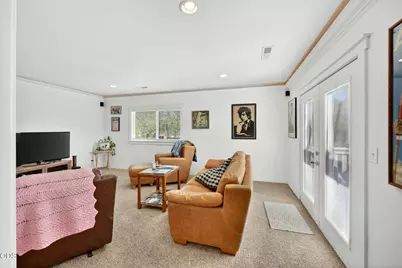 2076 Magnolia Avenue, Medford, OR 97501 - Photo 17