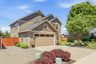 519 St Augustine Dr, Medford, OR 97504 - Photo 3
