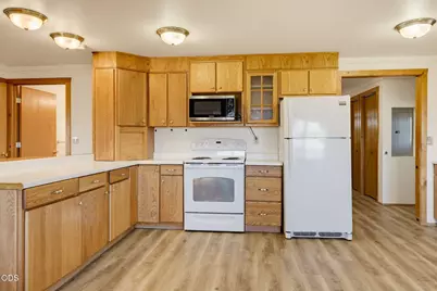 15336 Oregon 62, Eagle Point, OR 97524 - Photo 13