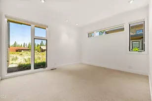 19015 Park Commons Dr, Bend, OR 97703 - Photo 29