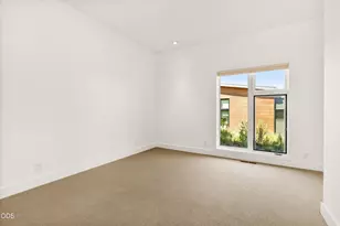 19015 Park Commons Dr, Bend, OR 97703 - Photo 21