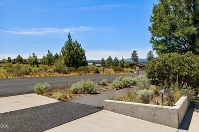 19015 Park Commons Drive, Bend, OR 97703 - Photo 53