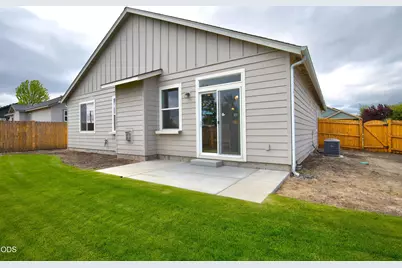 2727 NE 6th Drive, Redmond, OR 97756 - Photo 17