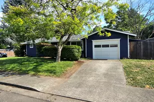 1133 SW Ballinger Dr, Grants Pass, OR 97526 - Photo 3