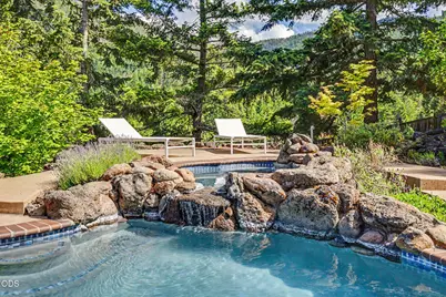 9220 Yank Gulch Road, Talent, OR 97540 - Photo 7