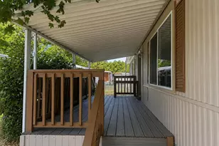 332 Beechwood Dr, Grants Pass, OR 97526 - Photo 3