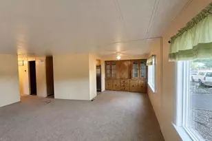 332 Beechwood Dr, Grants Pass, OR 97526 - Photo 5