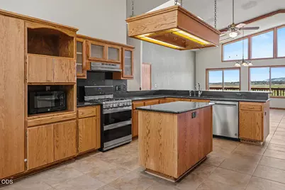 12065 Kestrel Road, Klamath Falls, OR 97601 - Photo 11